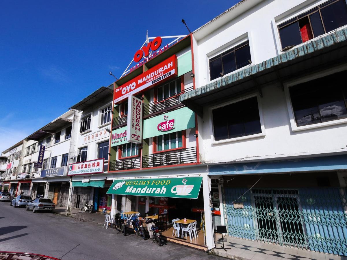 Oyo 836 Mandurah Room & Cafe Kuching Exterior foto
